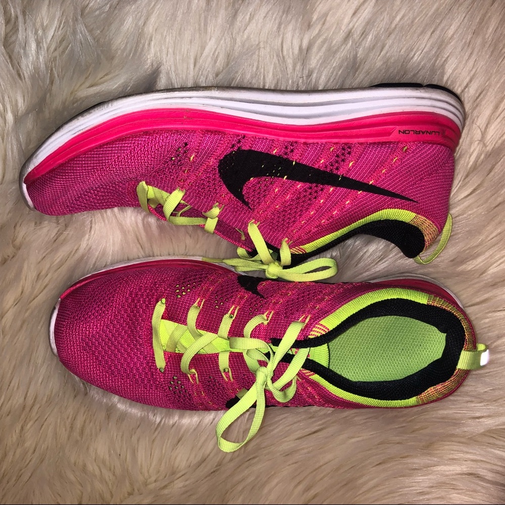 Nike Flyknit Sneakers